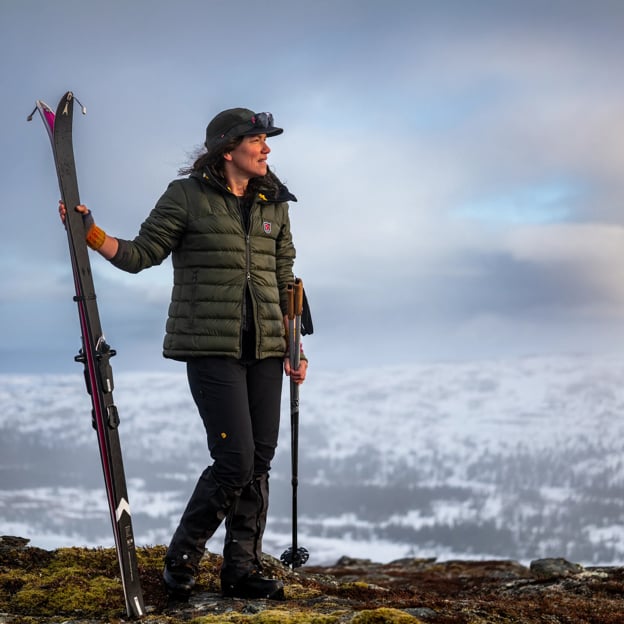 Expedition Pack Down Hoodie W - Image 15